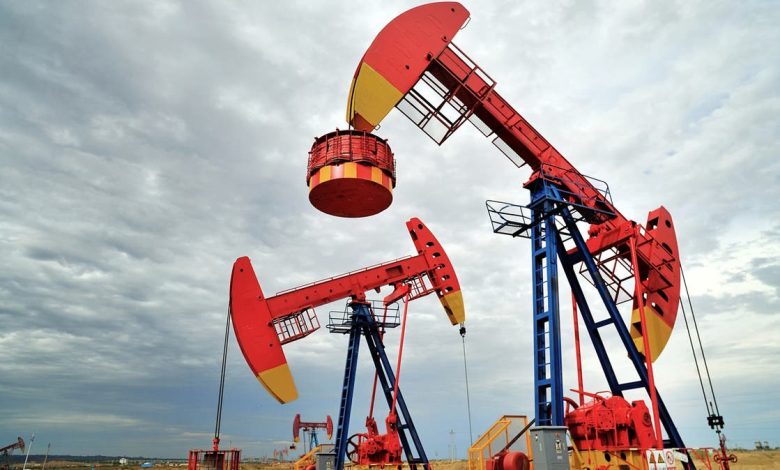 النفط-يرتفع-وسط-توقعات-بخفض-إمدادات-“أوبك+”
